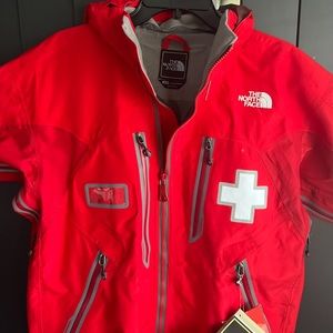 Brand New Never Worn and With Tags. THE NORTH FACE X GORE -TEX RED SKI PATROL M